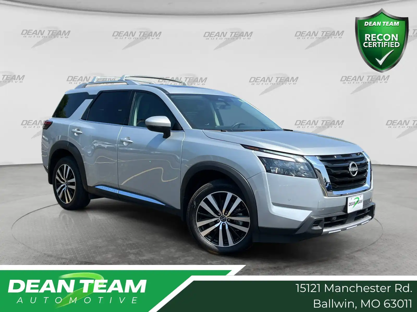 2025 Nissan Pathfinder Platinum FWD's photo