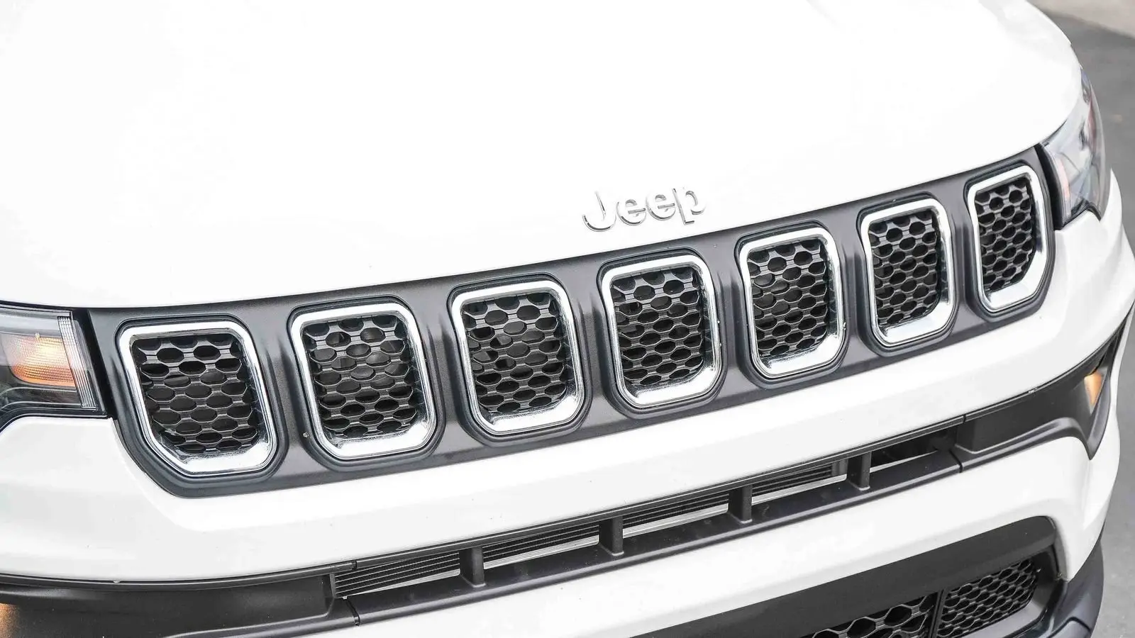 2024 Jeep Compass Latitude 4X4 photo 5