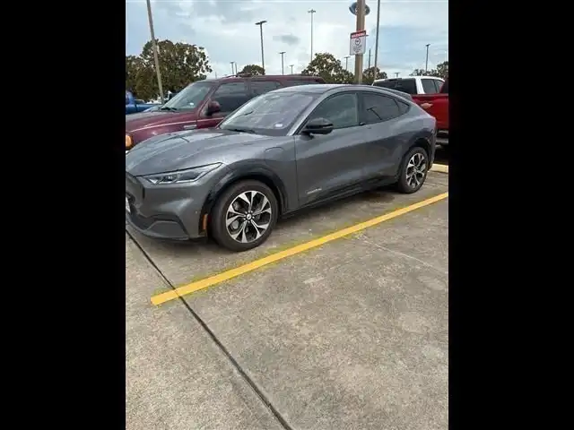 2023 Ford Mustang-Mach-e Premium's photo