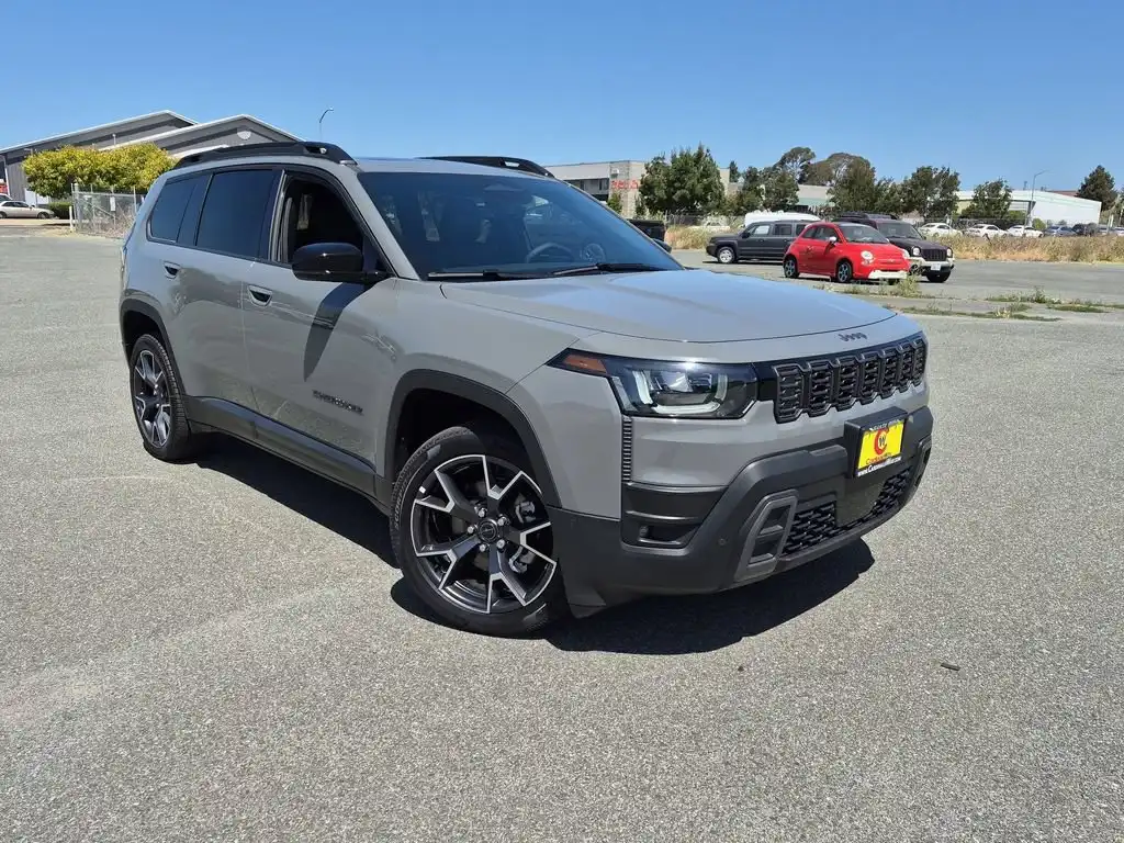 2026 Jeep Cherokee Overland HEV 4X4's photo