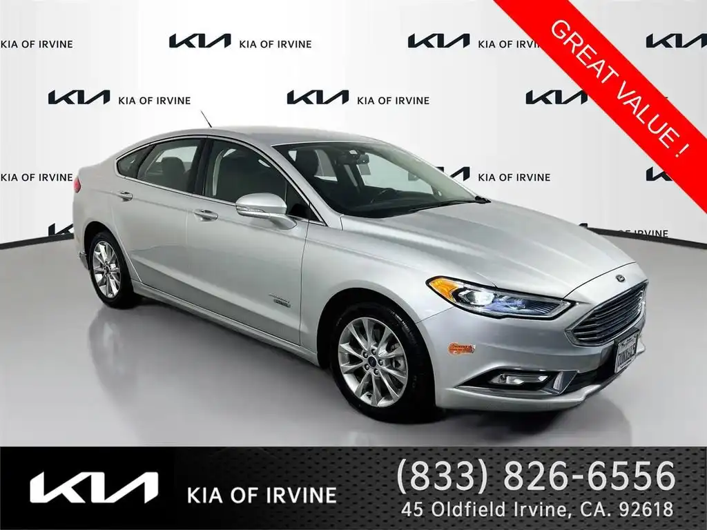 2017 Ford Fusion Plug-In Hybrid SE Luxury's photo