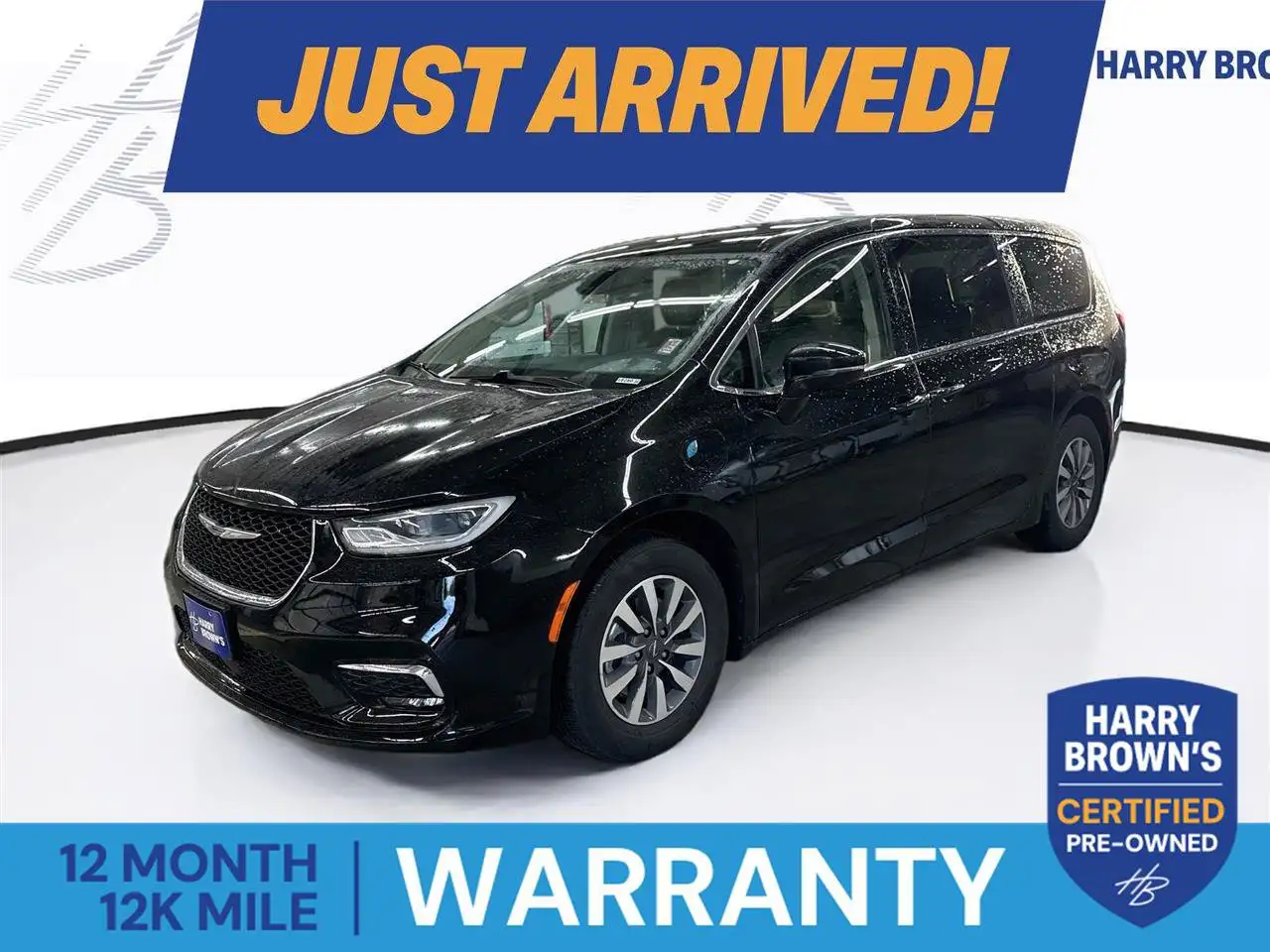 2024 Chrysler Pacifica Hybrid PHEV Select's photo