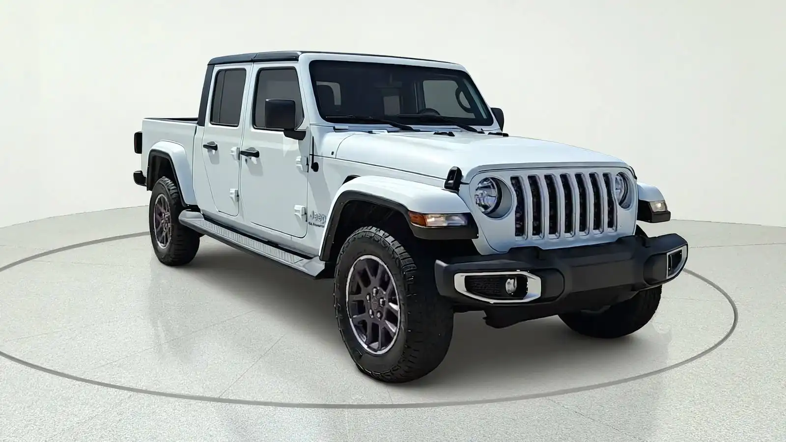 2021 Jeep Gladiator Overland's photo