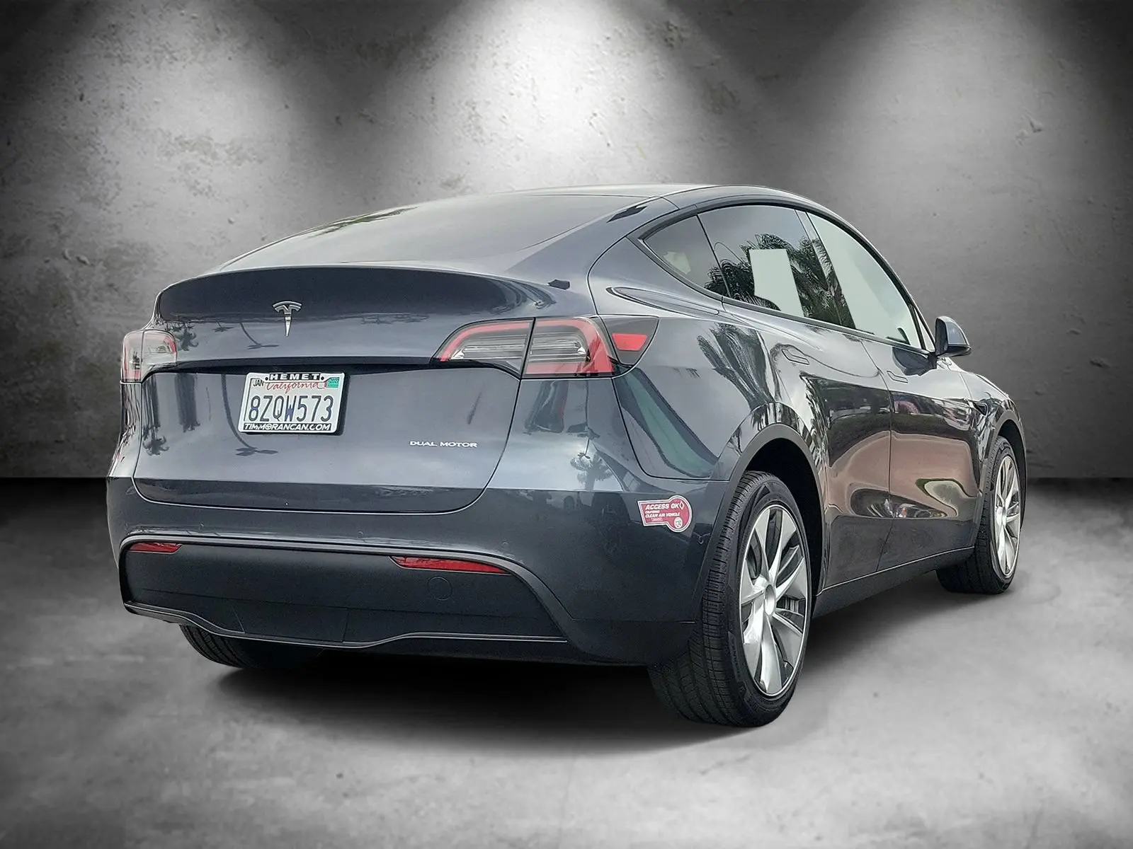 2022 Tesla Model Y Long Range Dual Motor AWD photo 3