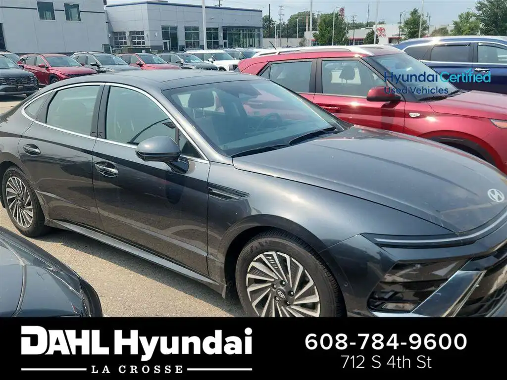 2025 Hyundai Sonata Limited's photo