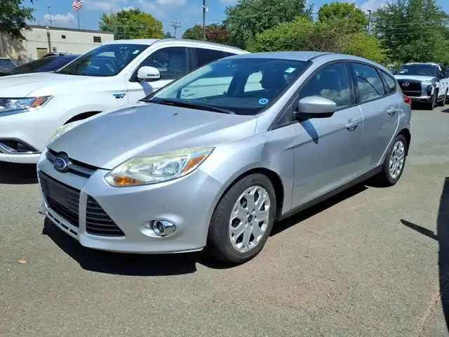 2012 Ford Focus SE Hatchback 5-Door's photo