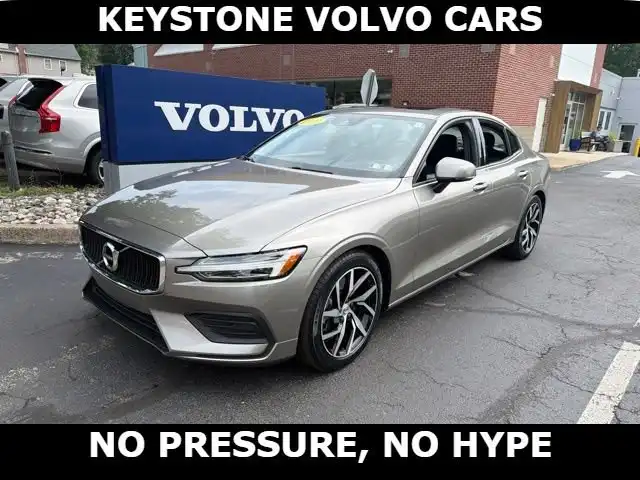 2019 Volvo S60 T6 Momentum AWD's photo
