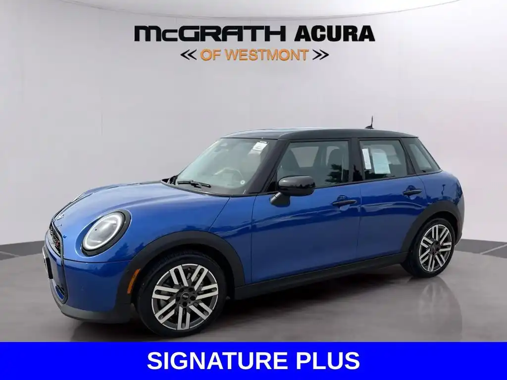 2025 MINI Hardtop Cooper S Signature's photo