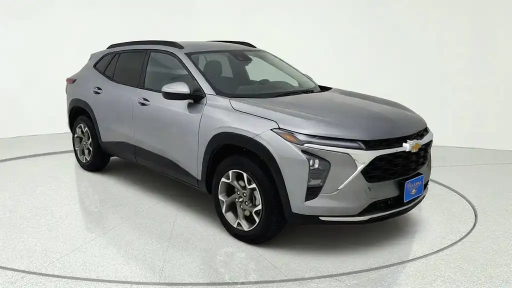 2025 Chevrolet Trax LT's photo