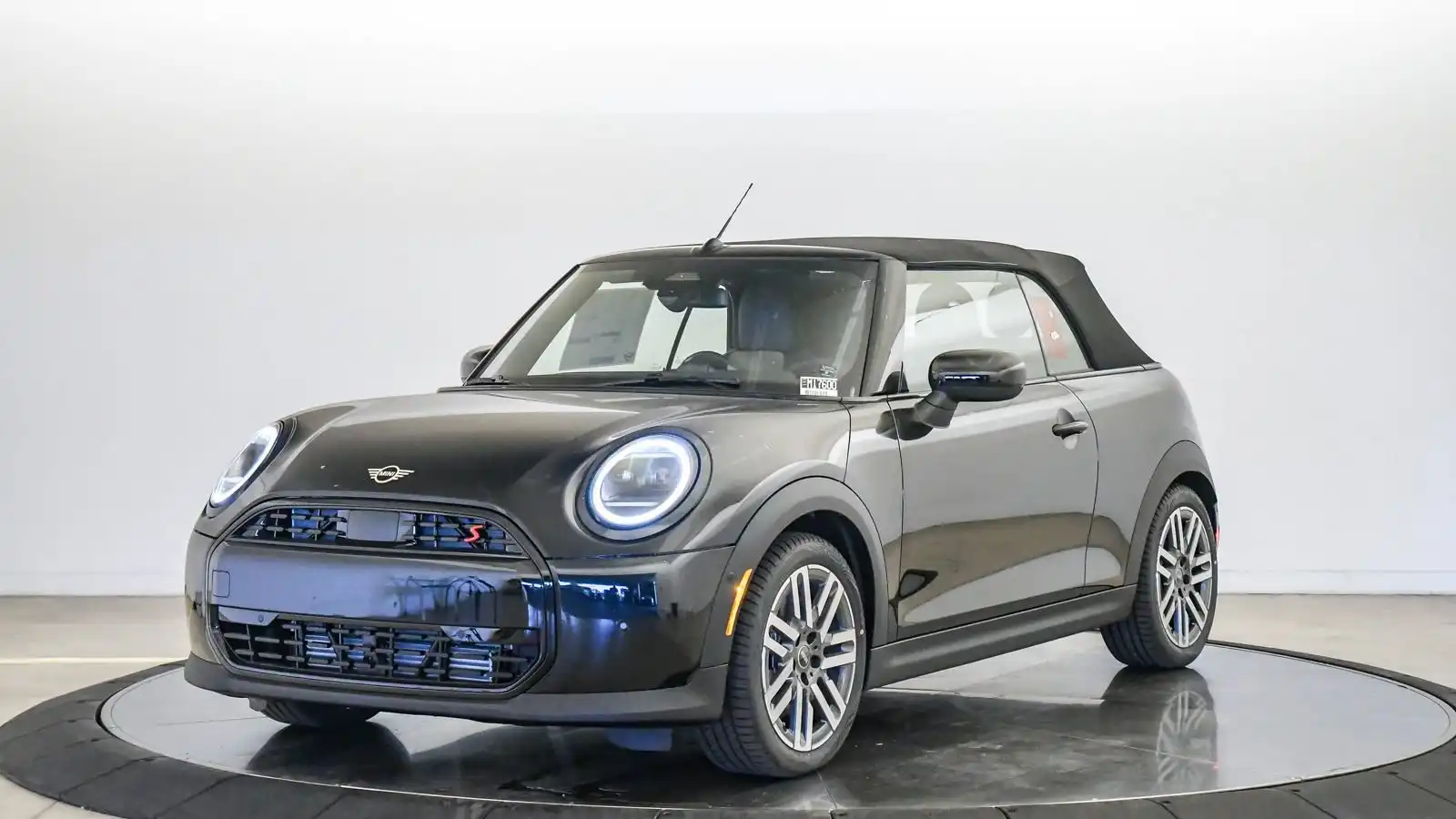 2026 MINI Convertible Cooper S's photo