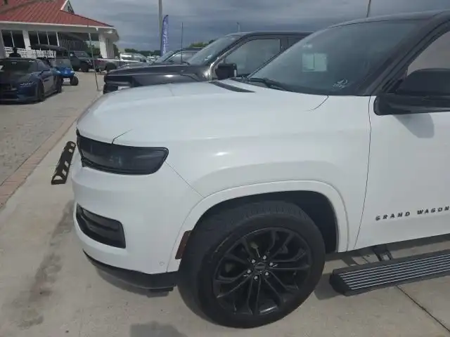 2022 Jeep Grand Wagoneer Obsidian 4WD's photo