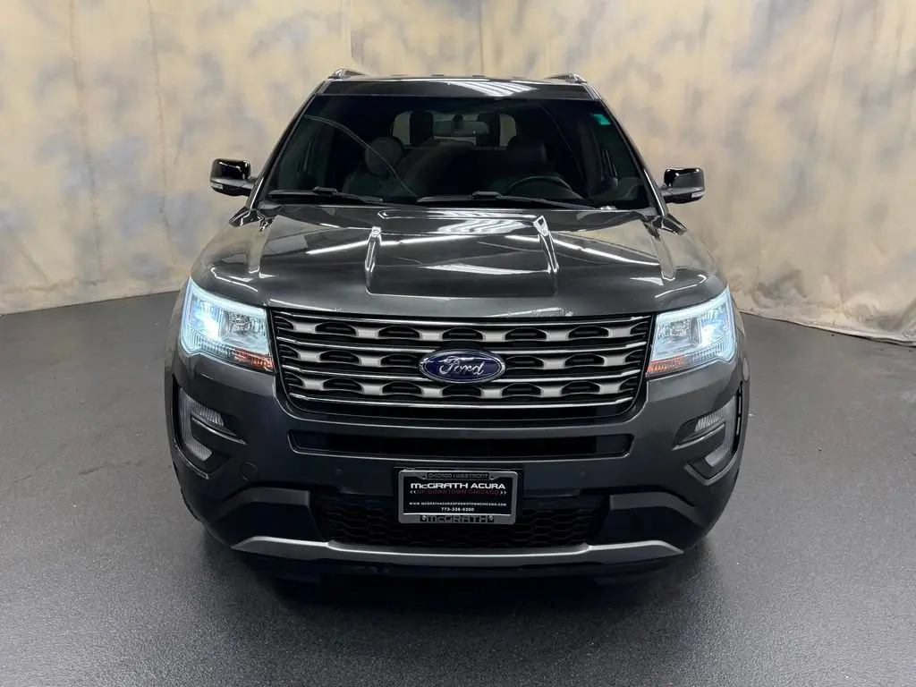 2017 Ford Explorer XLT 4WD photo 5