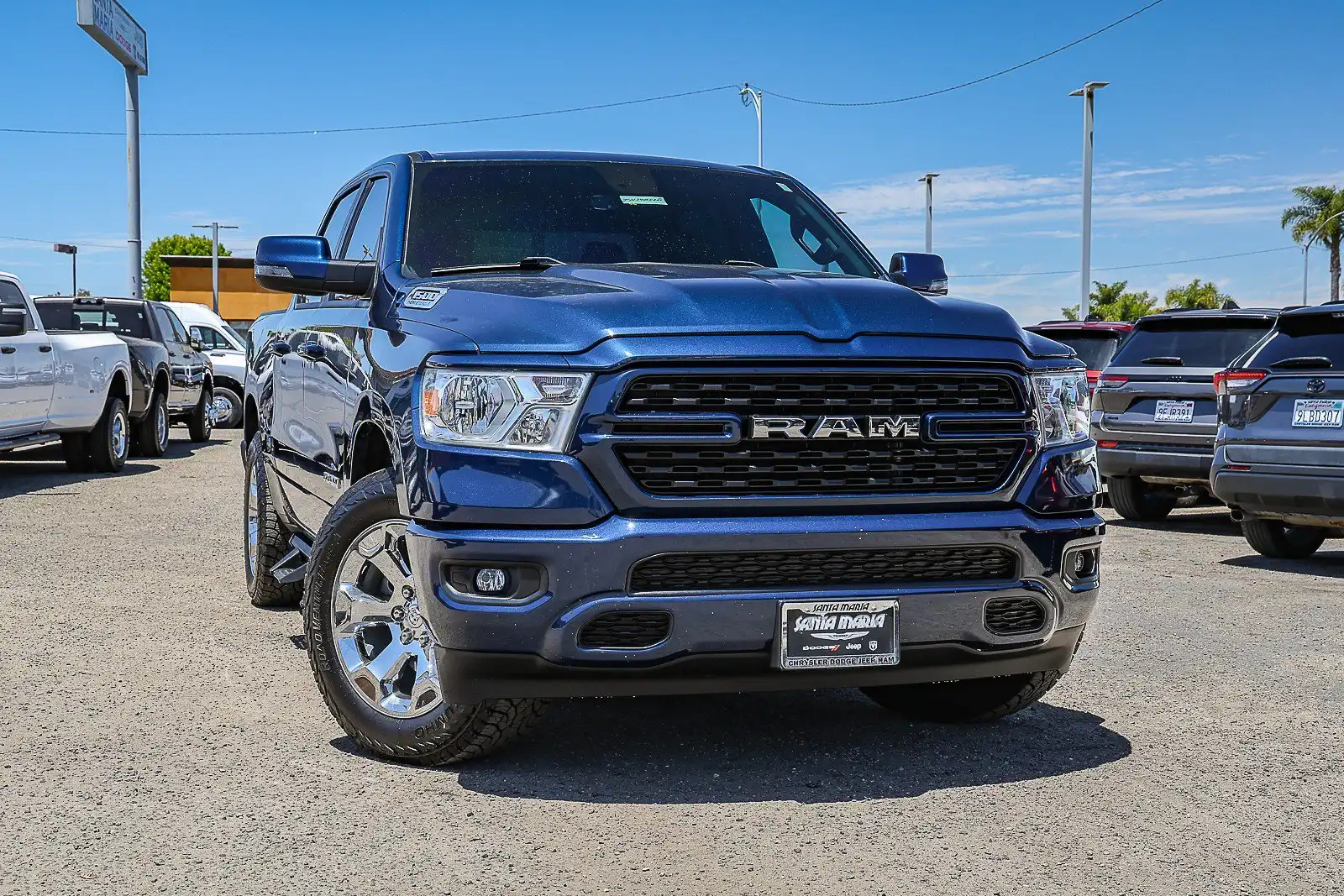 2023 RAM 1500 Big Horn/Lone Star 4x4 Crew Cab 5'7's photo