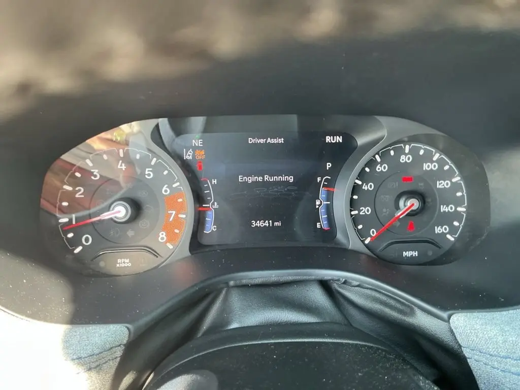 2025 Jeep Compass Latitude 4WD photo 3