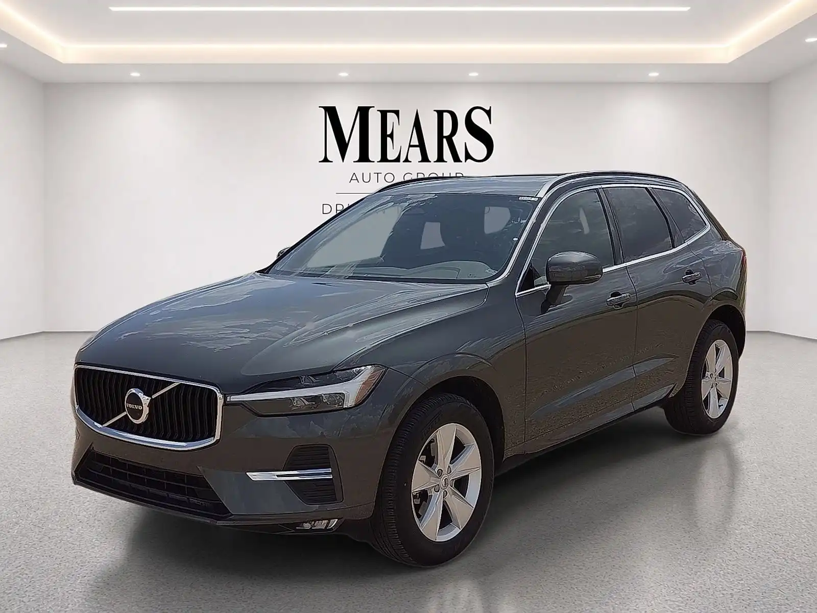 2022 Volvo XC60 B5 Momentum AWD's photo