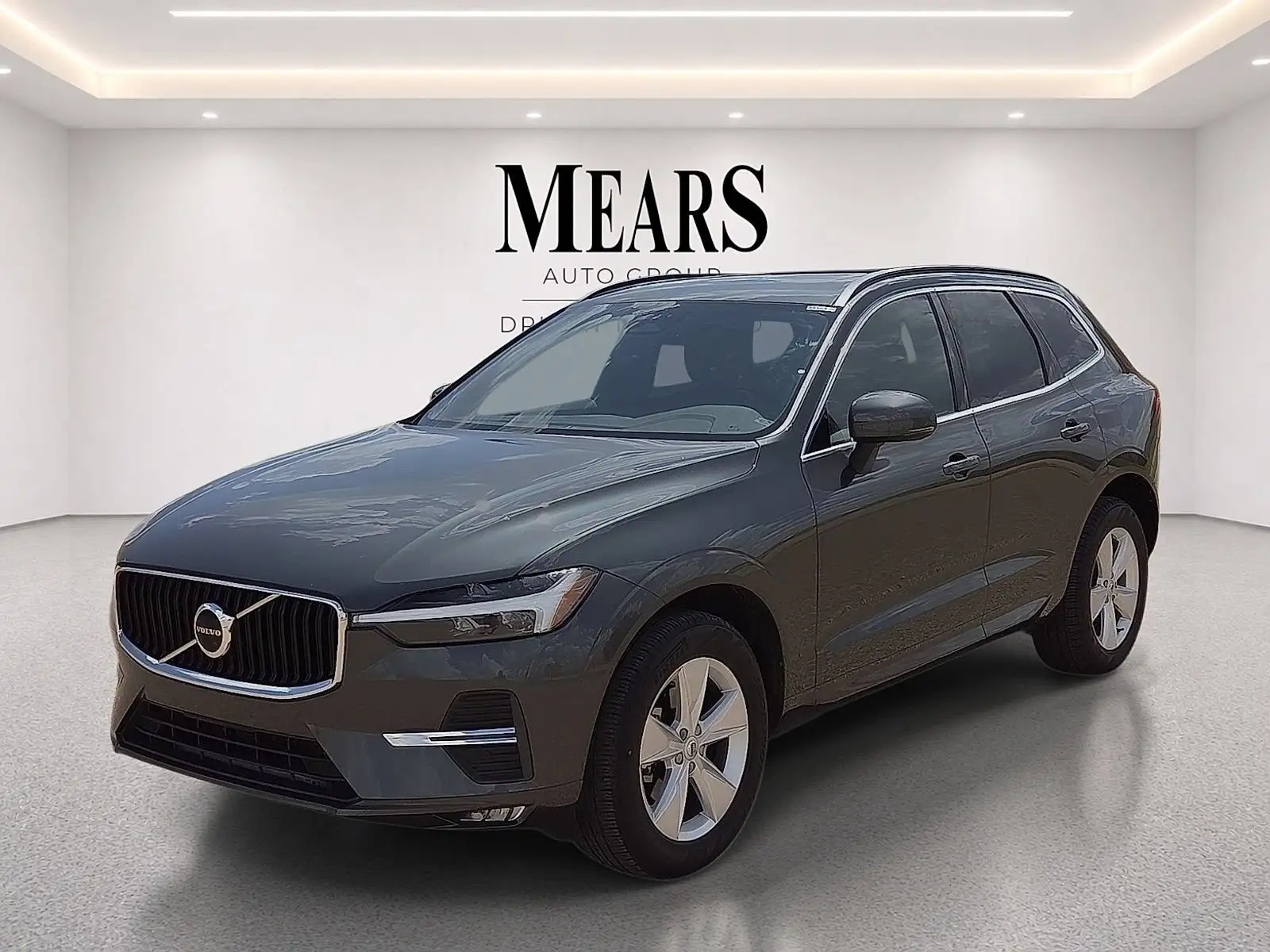2022 Volvo XC60 B5 Momentum AWD's photo