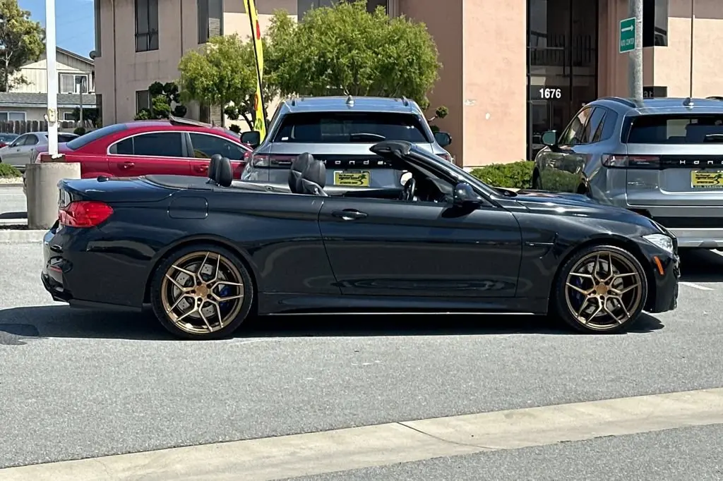 2016 BMW M4 Base photo 3
