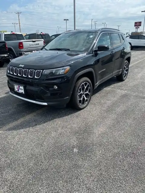 2026 Jeep Compass Limited 4WD's photo