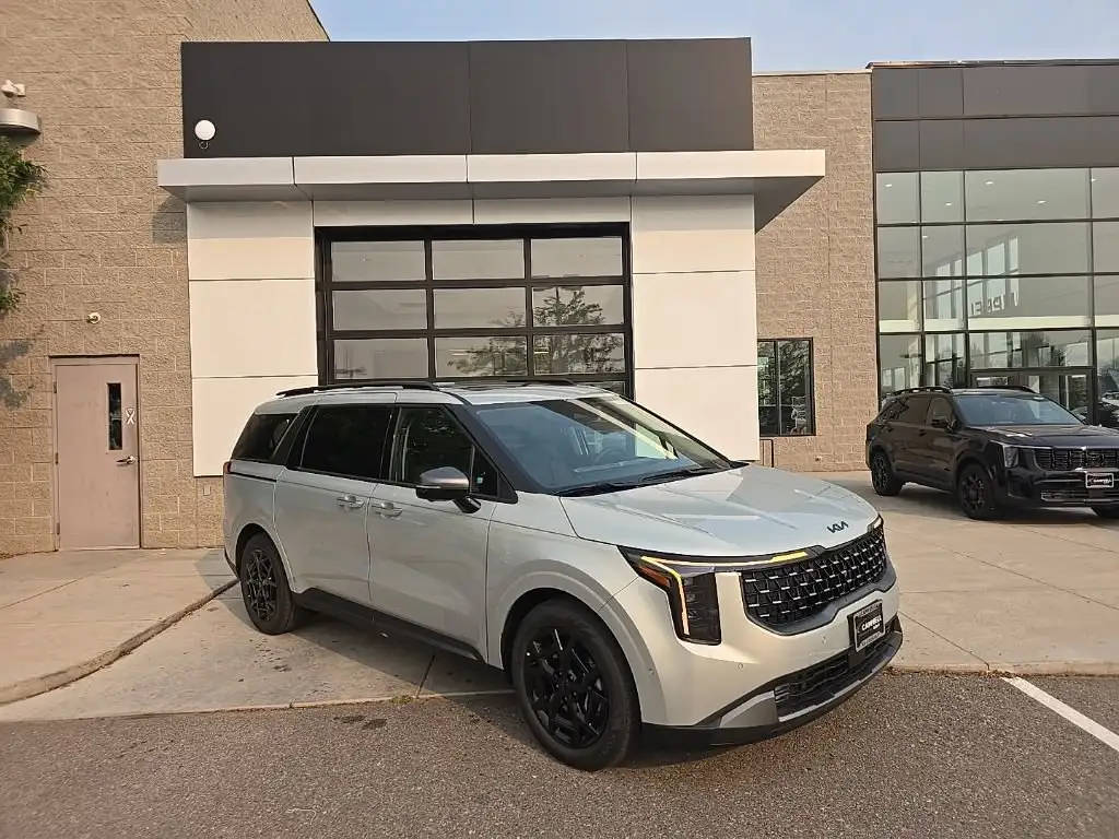 2027 Kia Sedona Hybrid SX's photo