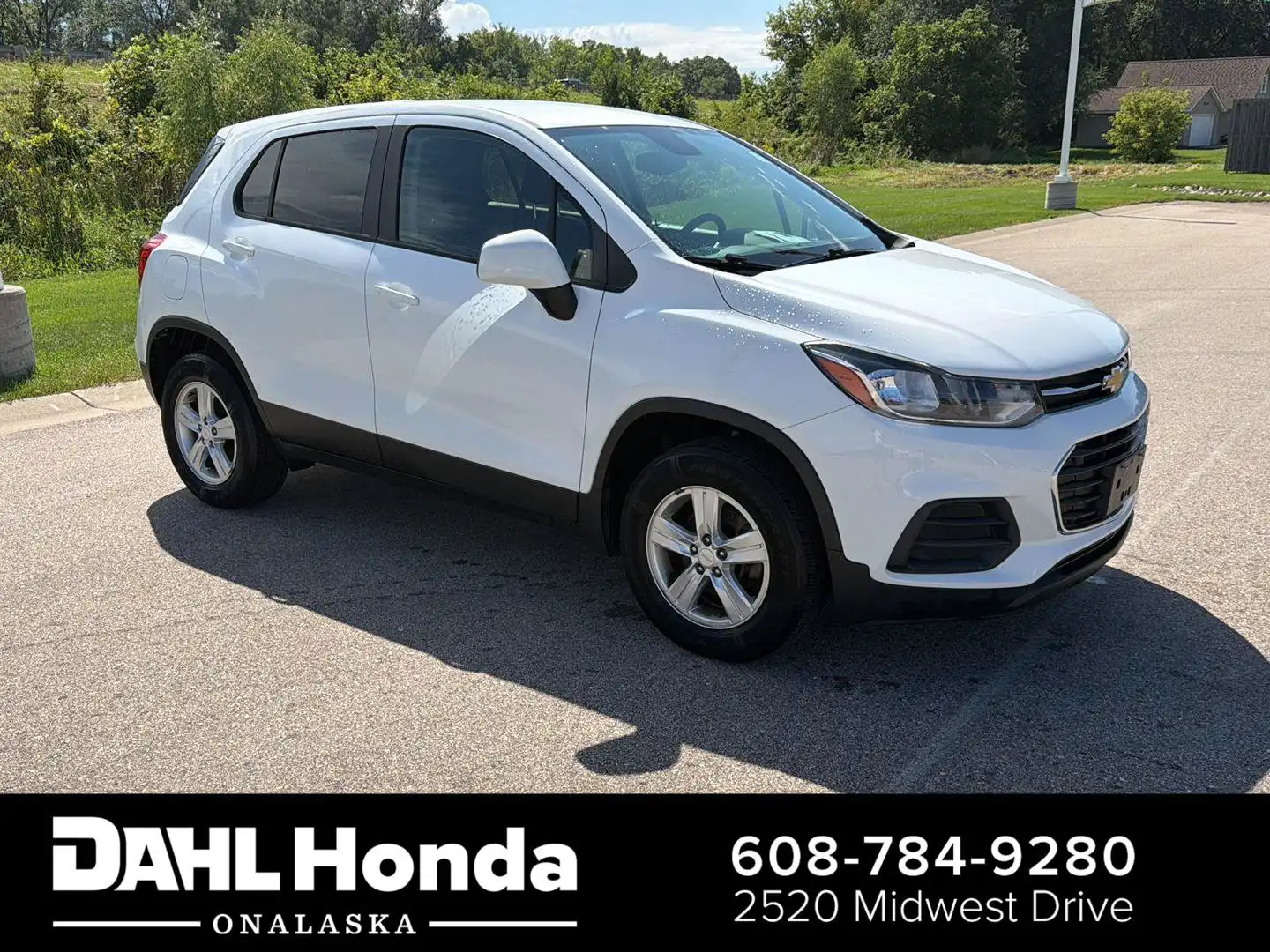 2022 Chevrolet Trax LS AWD's photo