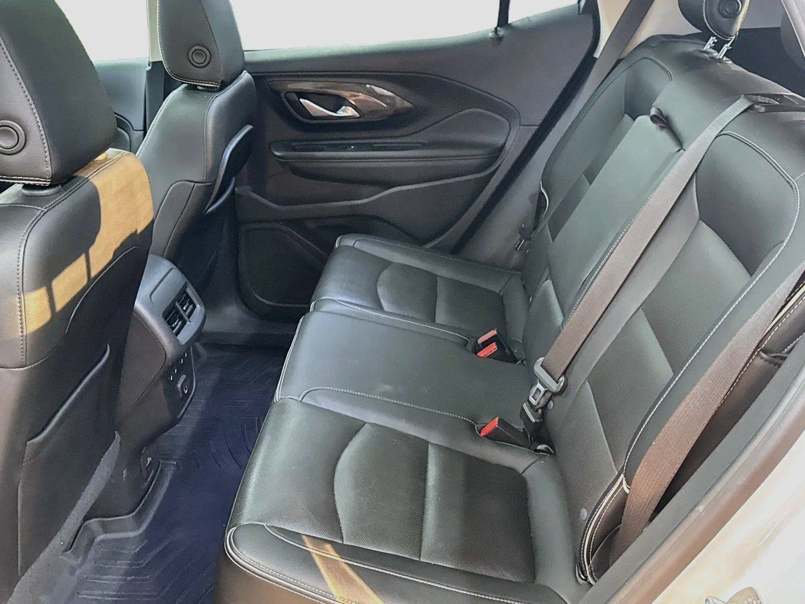 2020 GMC Terrain Denali AWD photo 5