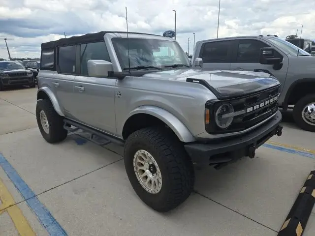 2021 Ford Bronco Outer Banks 4WD Advanced photo 4