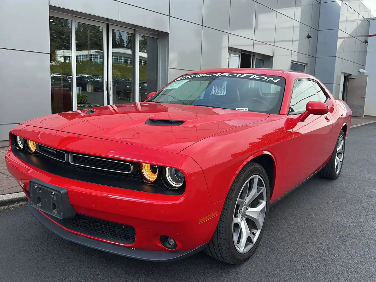 2016 Dodge Challenger SXT Plus's photo