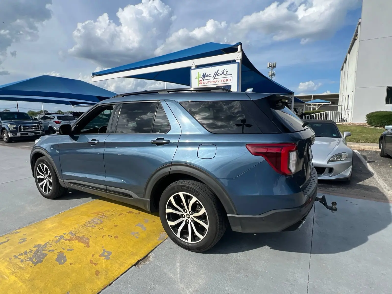 2020 Ford Explorer ST 4WD photo 3