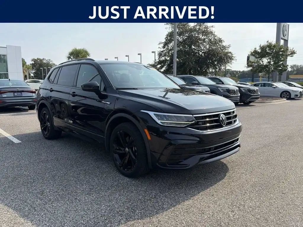 2024 Volkswagen Tiguan 2.0T SE R-Line Black's photo