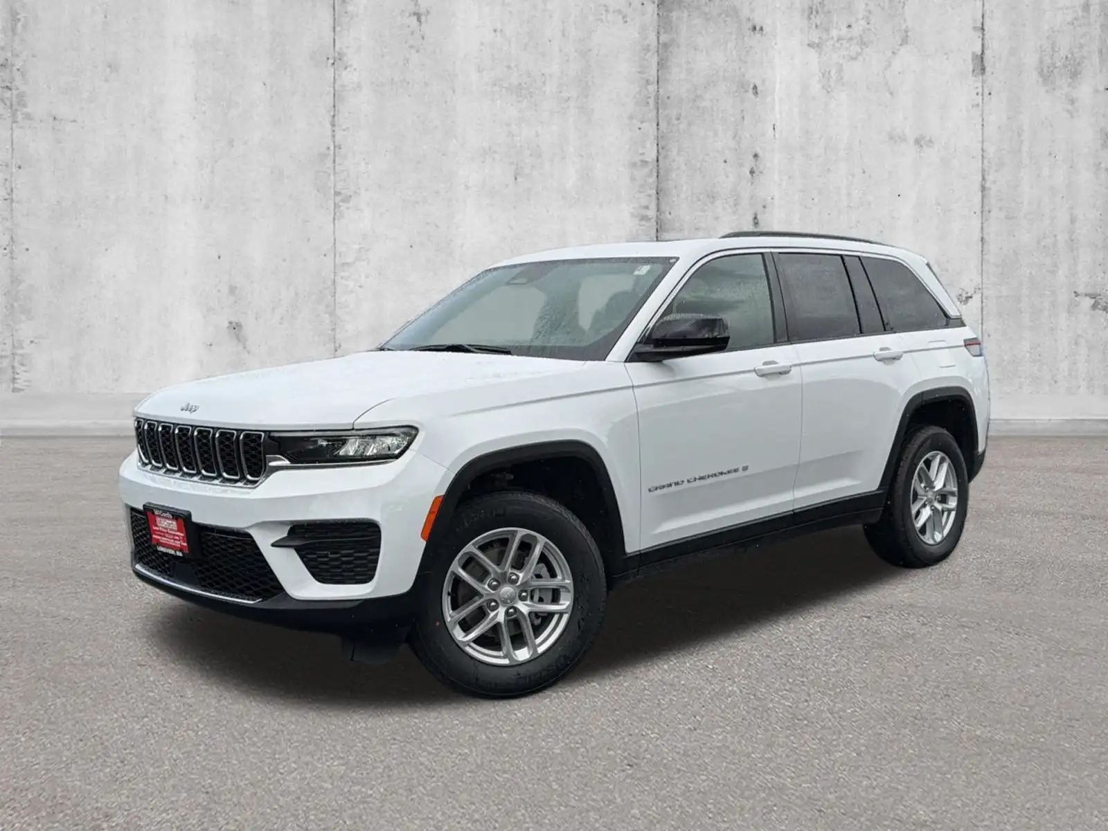 2026 Jeep Grand Cherokee Laredo X 4WD's photo