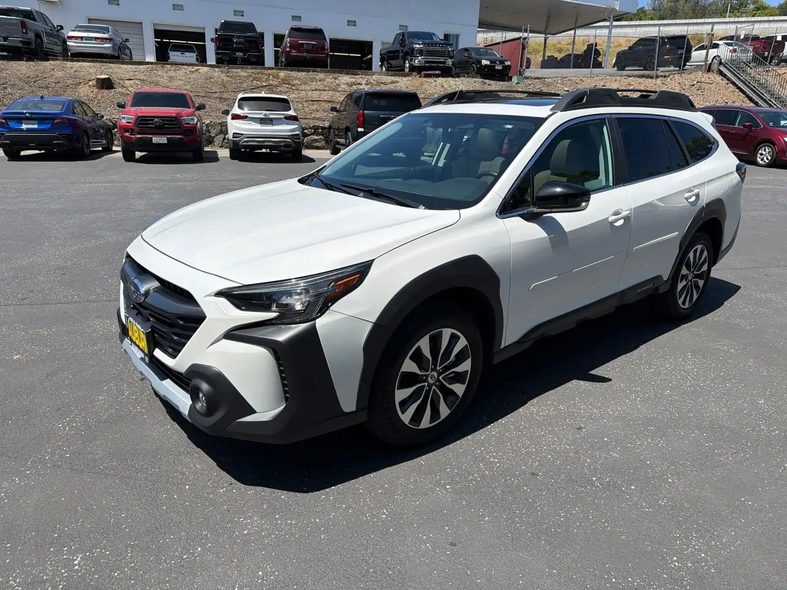 2025 Subaru Outback Limited's photo