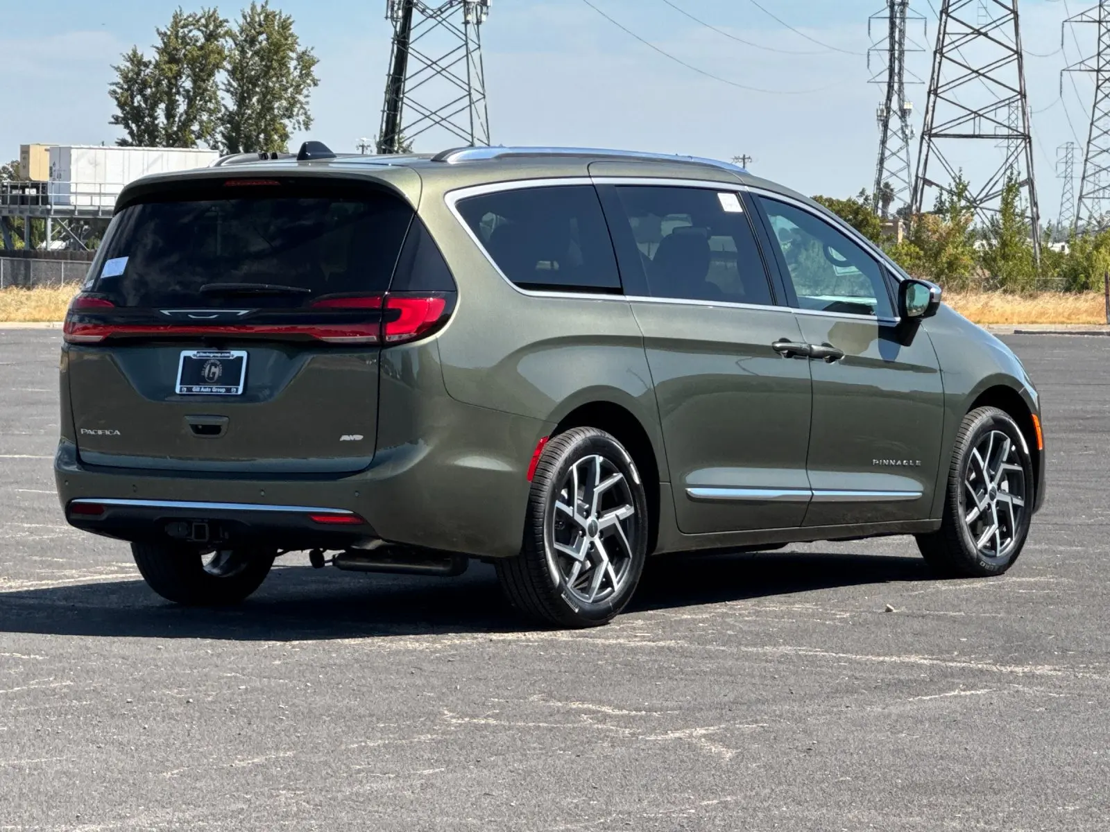 2027 Chrysler Pacifica Pinnacle AWD photo 4