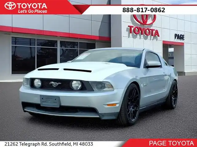 2012 Ford Mustang GT Premium's photo