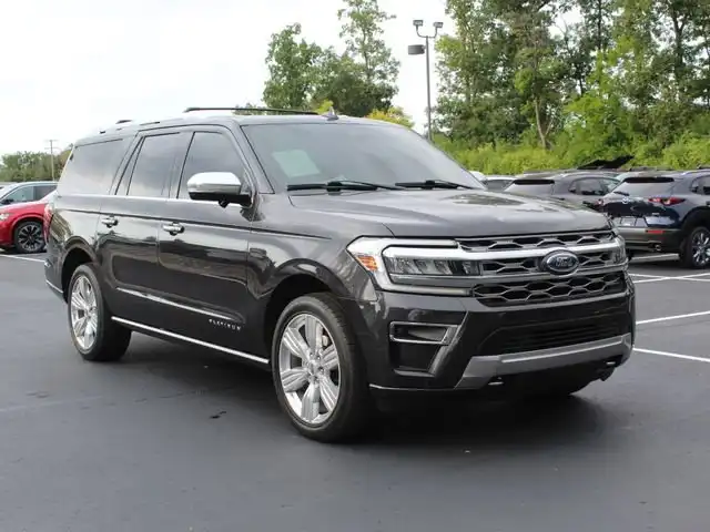 2023 Ford Expedition Platinum 4WD MAX's photo