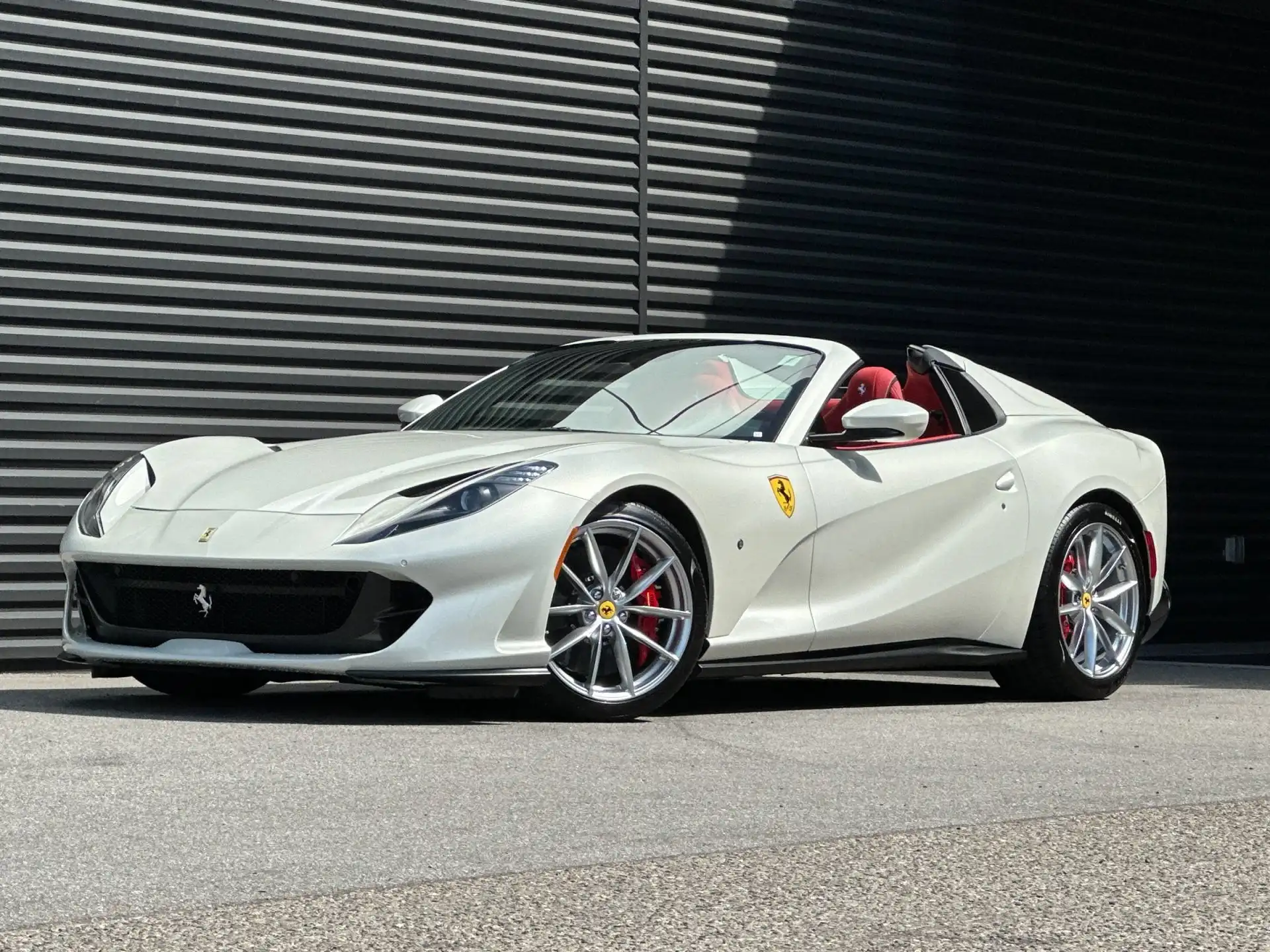 2023 Ferrari 812 Base's photo