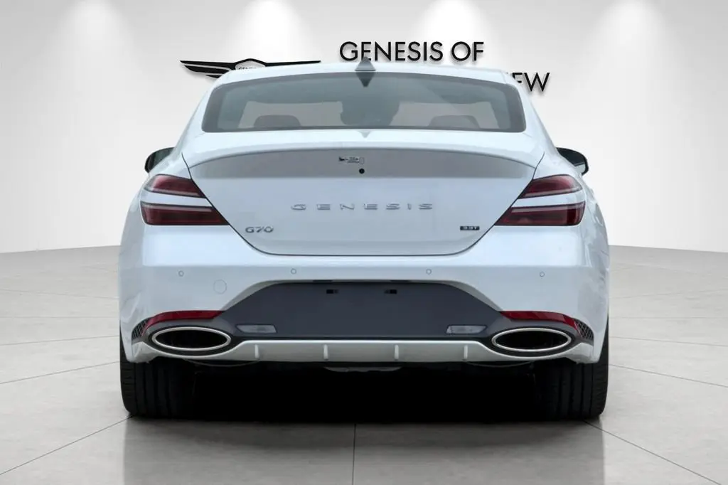 2026 Genesis G70 3.3T Sport Prestige RWD photo 4