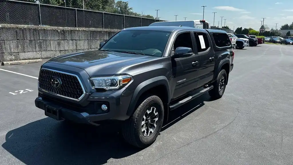 2019 Toyota Tacoma TRD Off Road Double Cab 4WD V6 M/T SB's photo