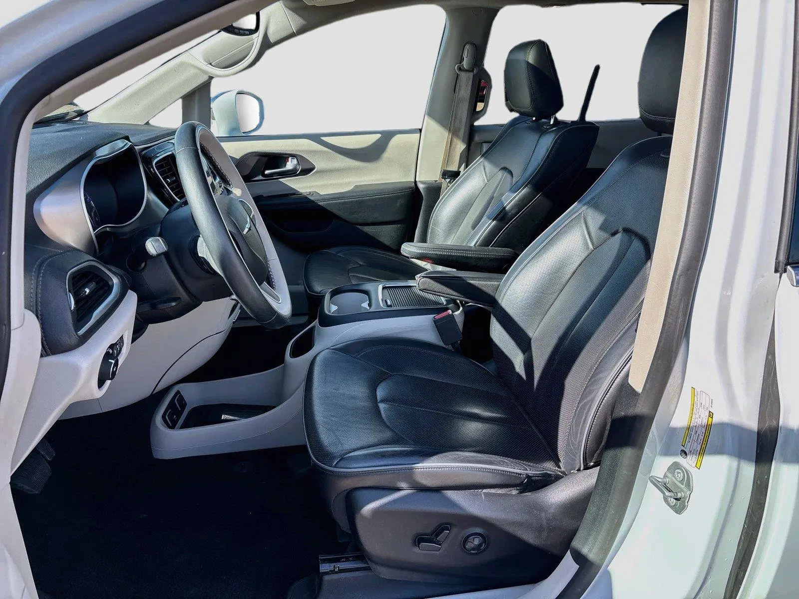 2018 Chrysler Pacifica Limited photo 5