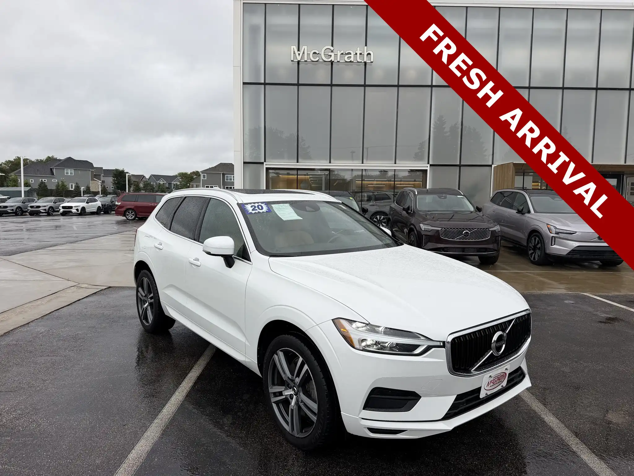 2020 Volvo XC60 T6 Momentum AWD's photo