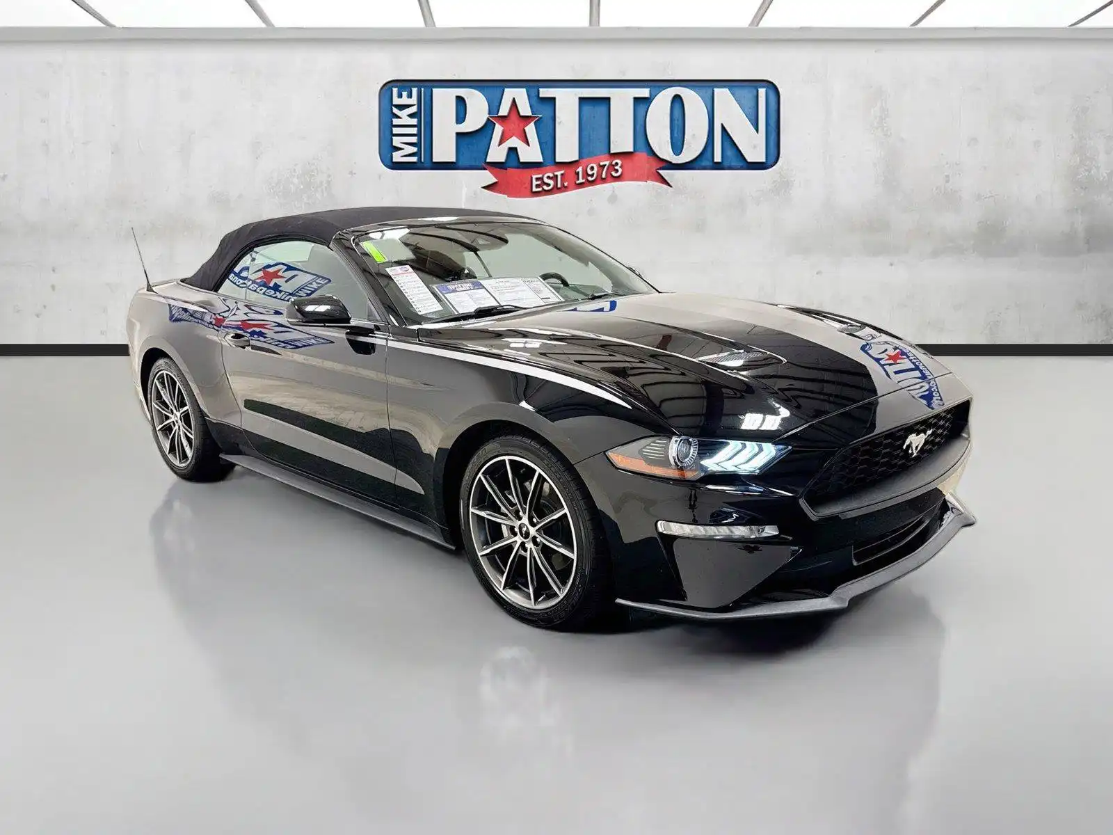 2019 Ford Mustang EcoBoost Convertible Premium's photo