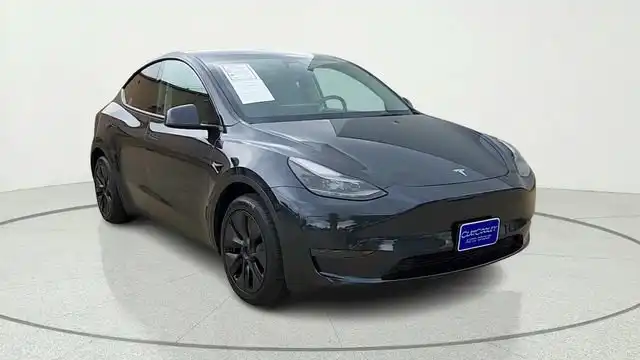 2025 Tesla Model Y Long Range Rear Wheel Drive's photo