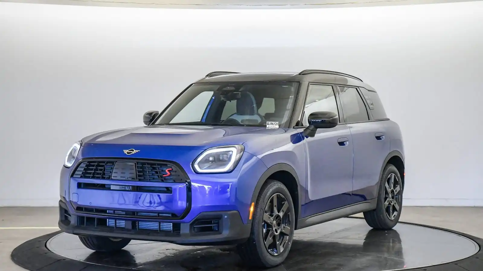 2027 MINI Countryman S ALL4 Oxford Edition's photo