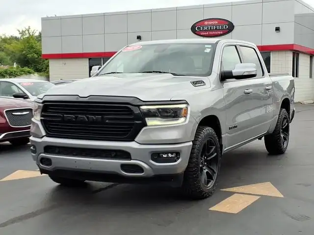 2020 RAM 1500 Big Horn/Lone Star 4x4 Crew Cab 5'7's photo