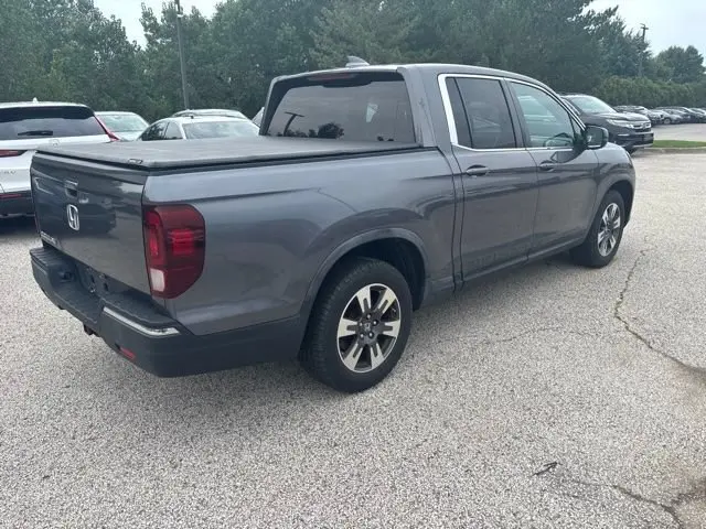 2017 Honda Ridgeline RTL photo 3