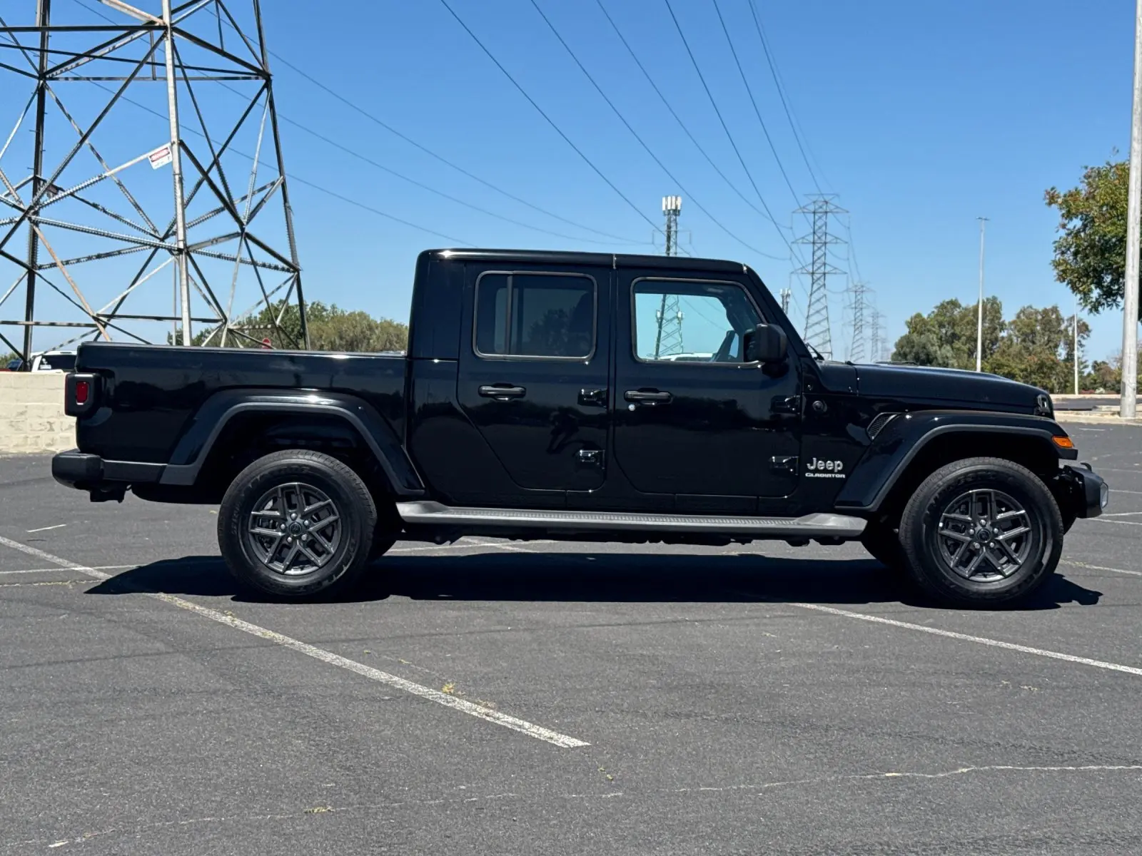 2021 Jeep Gladiator Overland photo 3