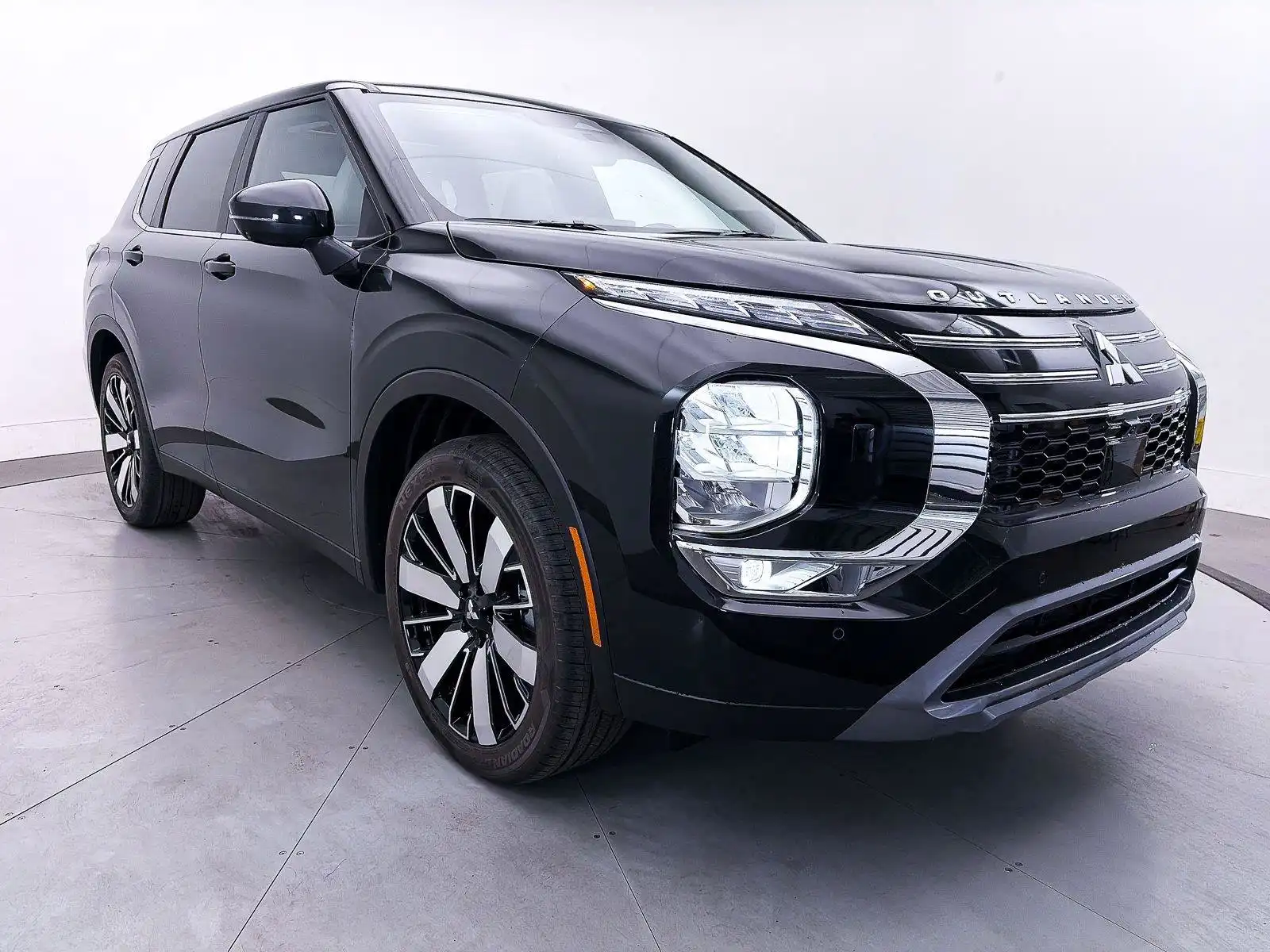 2026 Mitsubishi Outlander SE S-AWC's photo