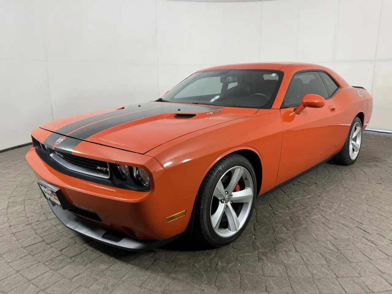 2008 Dodge Challenger SRT8 photo 3