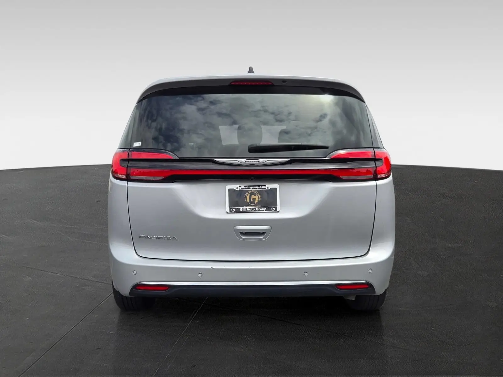 2024 Chrysler Pacifica Touring L photo 5