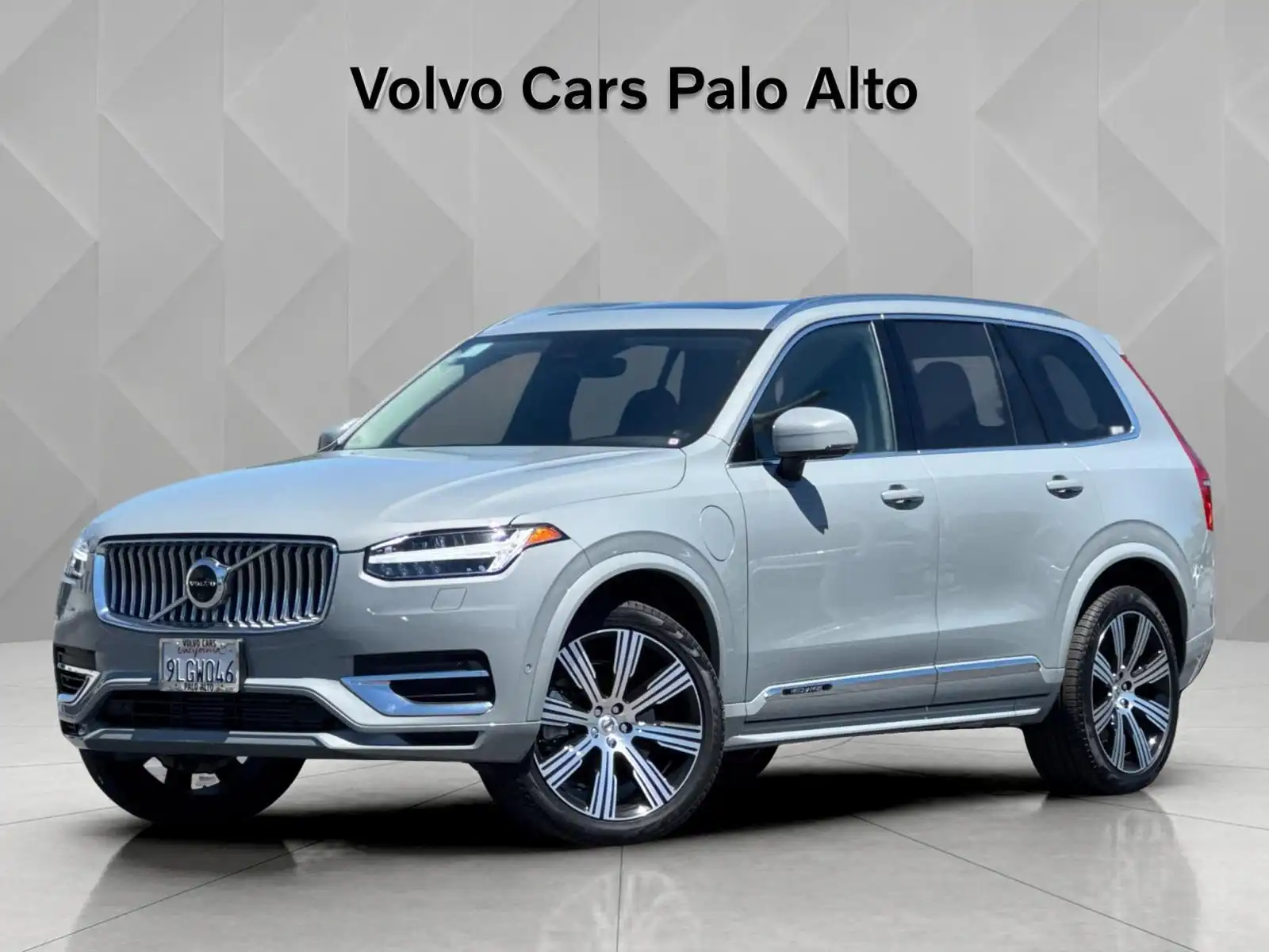 2024 Volvo XC90 T8 Recharge Plus Bright Theme 7-Seat 4WD's photo