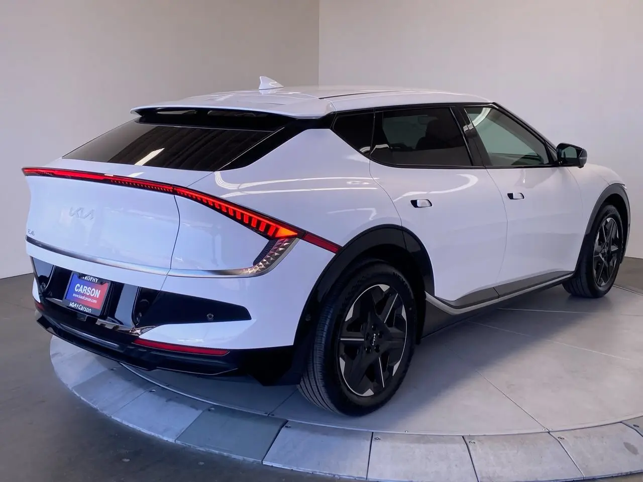 2026 Kia EV6 Wind photo 5